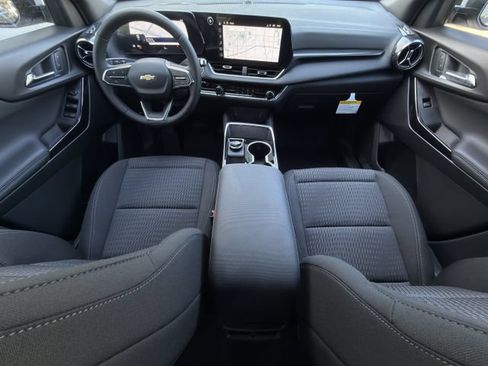 New 2026 Chevrolet Equinox LT w/ LPO, Floor Liner Package FWD image 11
