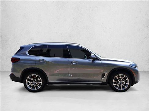 Used 2024 BMW X5 xDrive40i w/ Premium Package AWD/4WD image 5