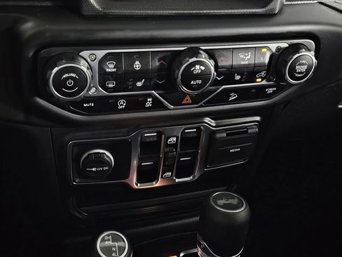 Used 2021 Jeep Wrangler Unlimited Sport image 16