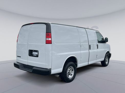 Used 2021 Chevrolet Express 2500 RWD image 16