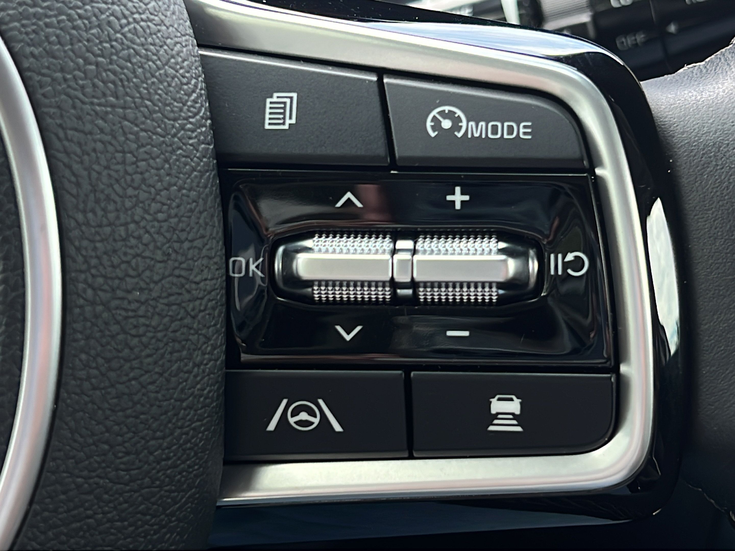 Used 2023 Kia Sorento EX w/ Panoramic Sunroof Package FWD image 26