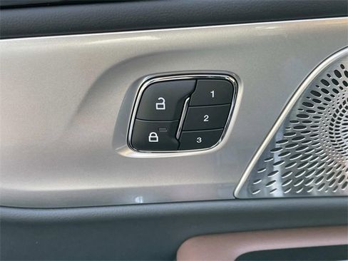 New 2026 Lincoln Nautilus Reserve image 24