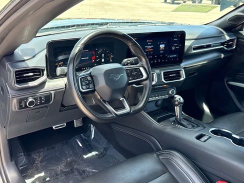 Used 2024 Ford Mustang Premium image 6