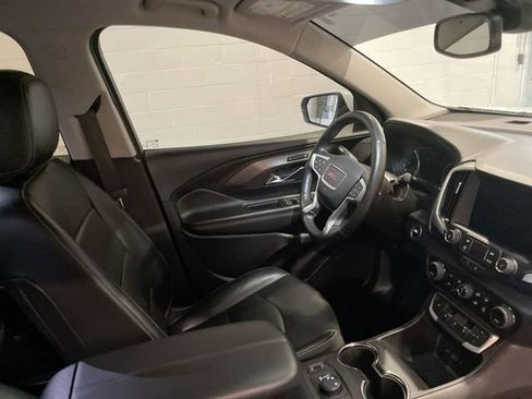 Used 2023 GMC Terrain SLT image 18