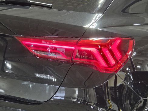 Used 2024 Audi Q3 2.0T Premium image 12