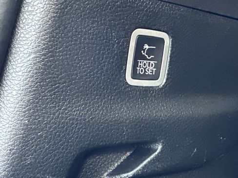 Used 2023 Jeep Grand Wagoneer L Series III w/ Rear Seat Video Group 1 AWD/4WD image 7