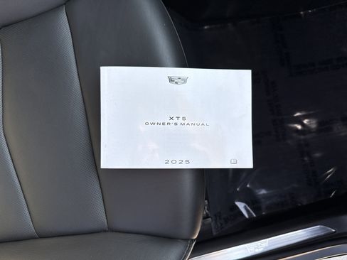 Used 2025 Cadillac XT5 Premium Luxury w/ Technology Package AWD/4WD image 37