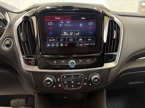 Used 2020 Chevrolet Traverse LT FWD image 19