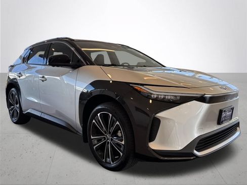 Used 2024 Toyota bZ4X AWD image 5