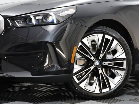 New 2026 BMW 540i xDrive w/ Premium Package image 3