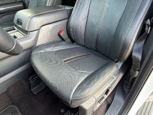 Used 2023 Ford Expedition Max Platinum RWD image 15