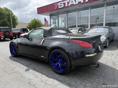 Used 2005 Nissan 350Z Grand Touring RWD image 4