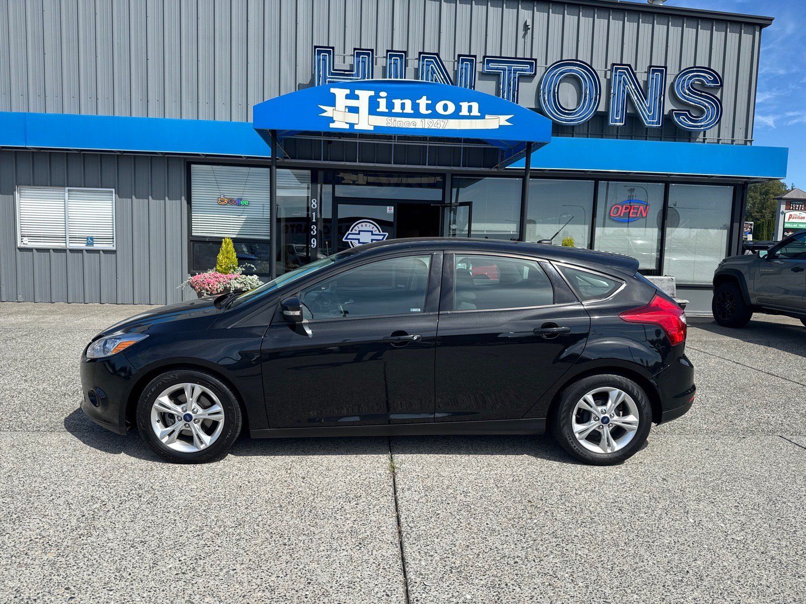 Used 2014 Ford Focus SE FWD image 2
