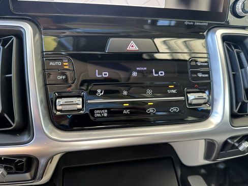 Used 2023 Kia Sorento EX w/ Panoramic Sunroof Package image 23