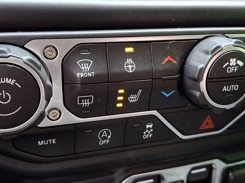 Used 2023 Jeep Gladiator Sport AWD/4WD image 24