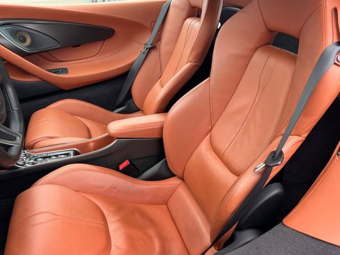 Used 2016 McLaren 570S Coupe image 28