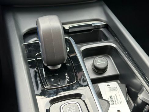 Used 2025 Volvo XC60 B5 Plus AWD/4WD image 25