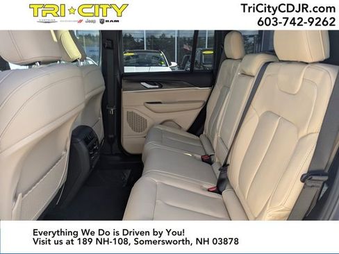 New 2025 Jeep Grand Cherokee Limited image 22