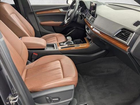 Used 2021 Audi Q5 2.0T Premium w/ Convenience Package AWD/4WD image 22