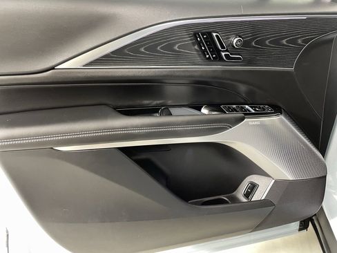 Used 2025 Cadillac Lyriq Sport image 17