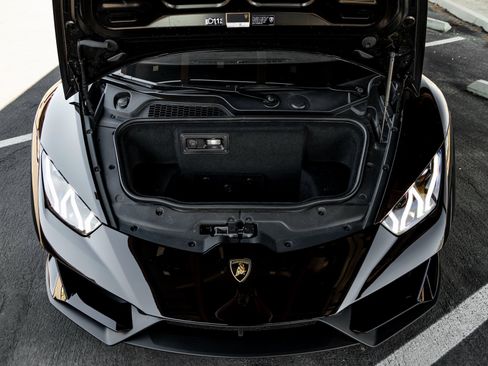 Used 2023 Lamborghini Huracan EVO image 28