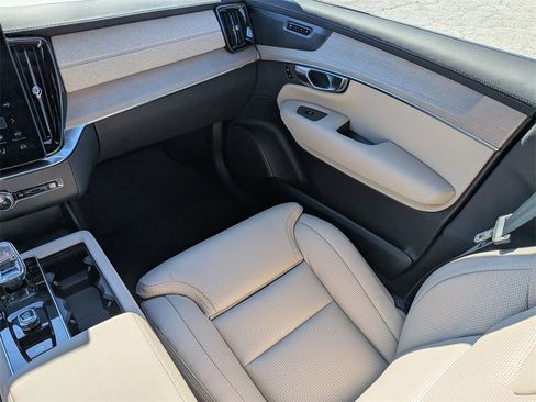 New 2026 Volvo XC90 B6 Ultra w/ Protection Package Premier image 20