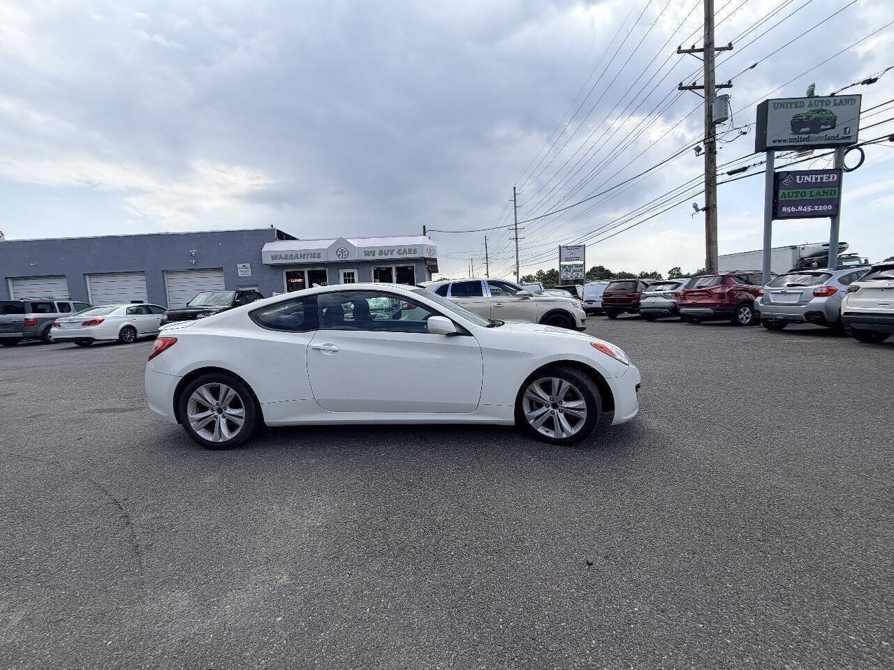 Used 2010 Hyundai Genesis 2.0T RWD image 8