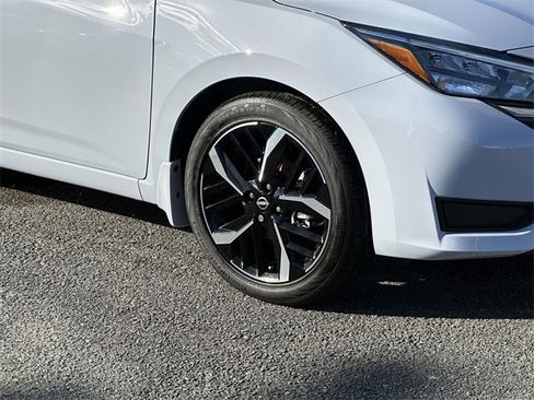 New 2025 Nissan Versa SR w/ Trunk Package image 7