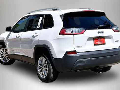 Used 2020 Jeep Cherokee Latitude FWD image 3