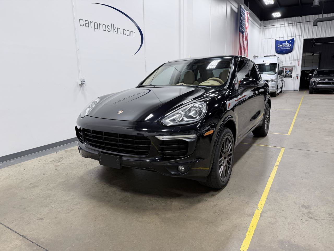 Used 2017 Porsche Cayenne Platinum Edition AWD/4WD image 3