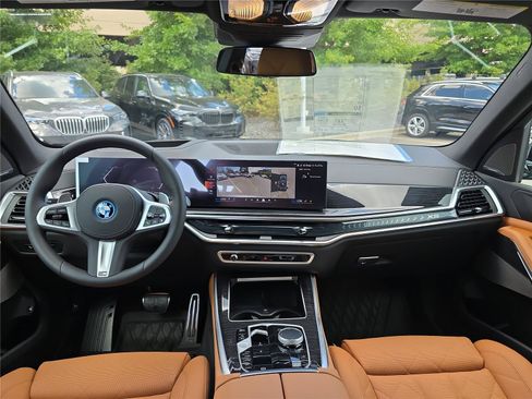New 2026 BMW X5 xDrive50e w/ M Sport Package AWD/4WD image 17