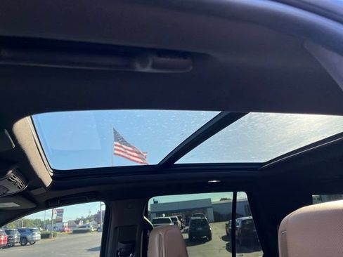 Used 2021 Cadillac Escalade Sport AWD/4WD image 11