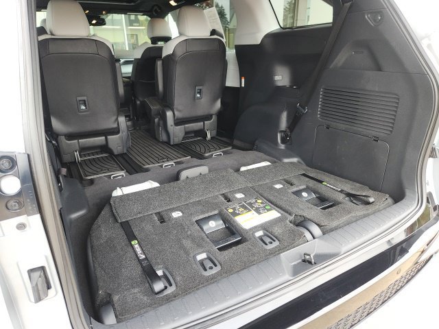 Used 2026 Toyota Sienna XSE AWD/4WD image 26