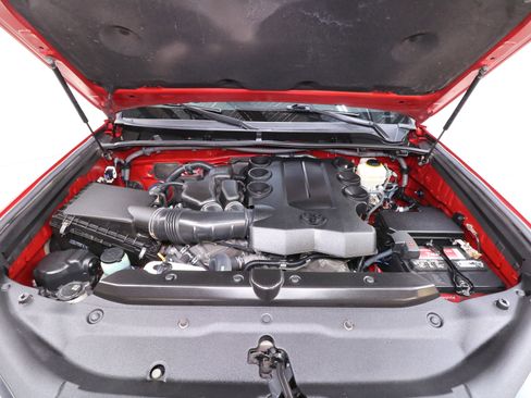 Used 2016 Toyota 4Runner SR5 image 28