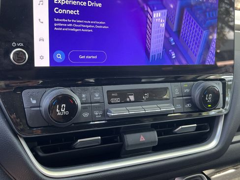 Used 2025 Toyota Grand Highlander AWD image 20
