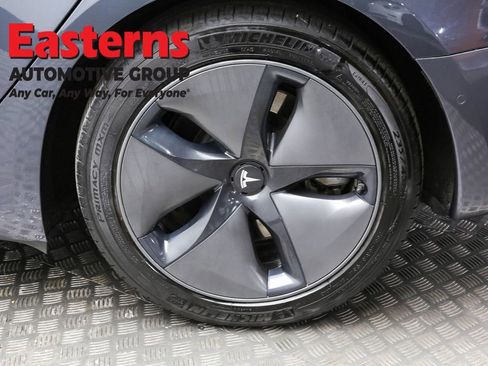 Used 2018 Tesla Model 3 Long Range image 8