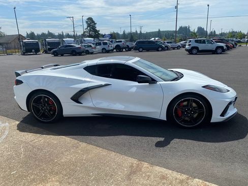 Used 2021 Chevrolet Corvette Stingray Premium Cpe w/ Z51 Performance Package image 4