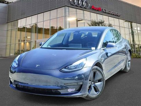 Used 2018 Tesla Model 3 Mid Range image 1