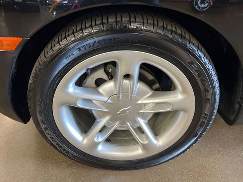 Used 2003 Chevrolet SSR w/ Preferred Equipment Group image 55