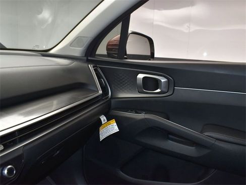 Certified 2025 Kia Sorento S image 24