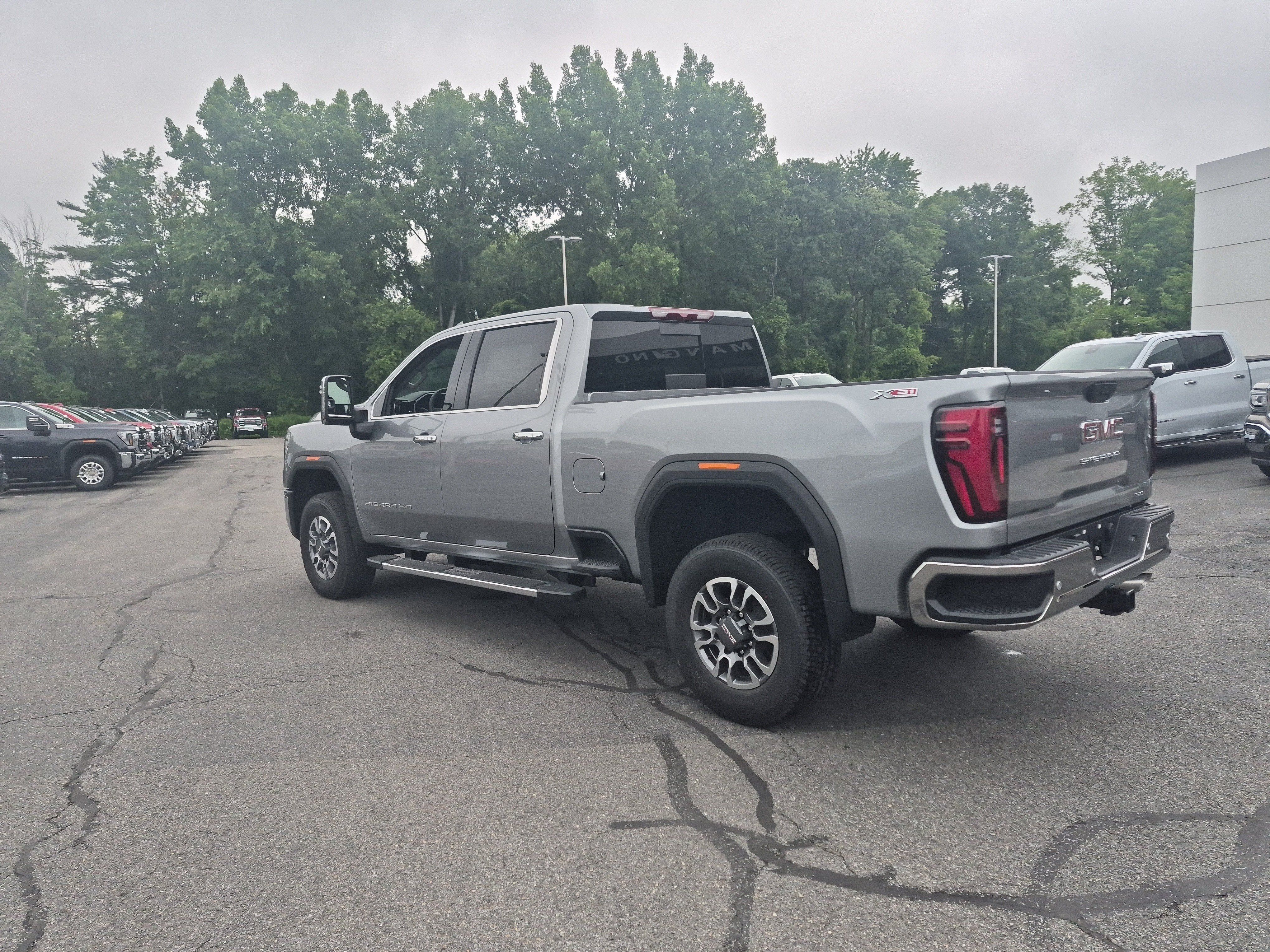 Used 2026 GMC Sierra 2500 SLT w/ SLT Premium Package AWD/4WD image 3