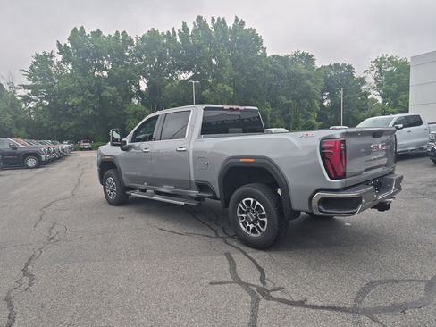 Used 2026 GMC Sierra 2500 SLT w/ SLT Premium Package AWD/4WD image 3