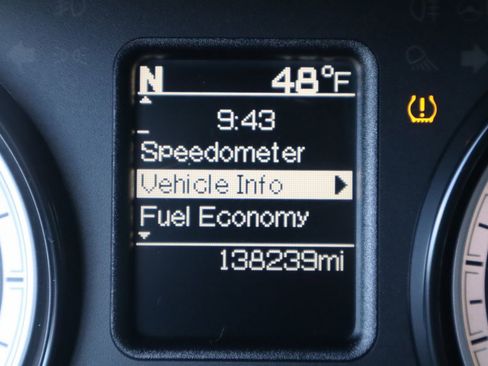 Used 2016 RAM 1500 Classic SLT image 43