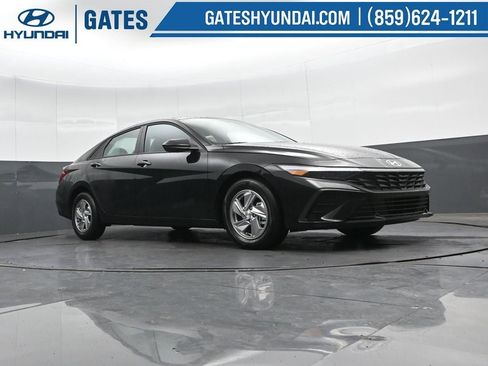 New 2026 Hyundai Elantra SE image 34