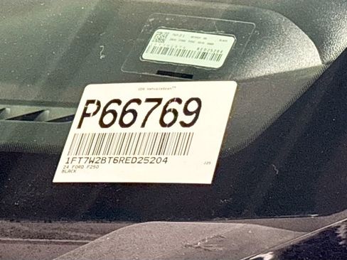 Used 2024 Ford F250 XLT w/ FX4 Off-Road Package image 24