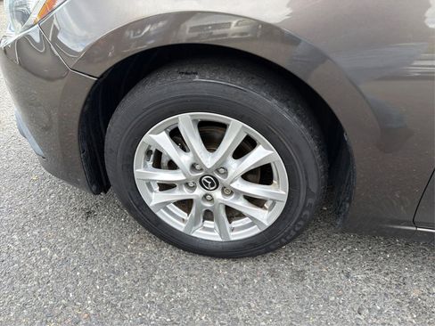 Used 2015 MAZDA MAZDA3 i Touring image 17