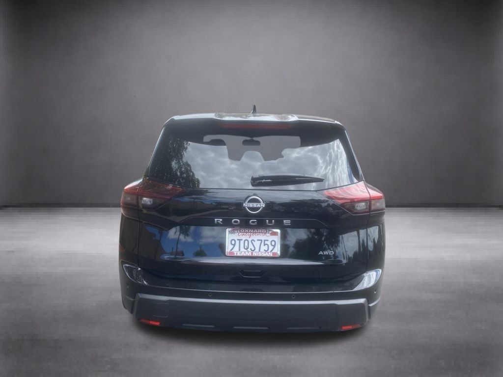 Used 2025 Nissan Rogue S AWD/4WD image 10