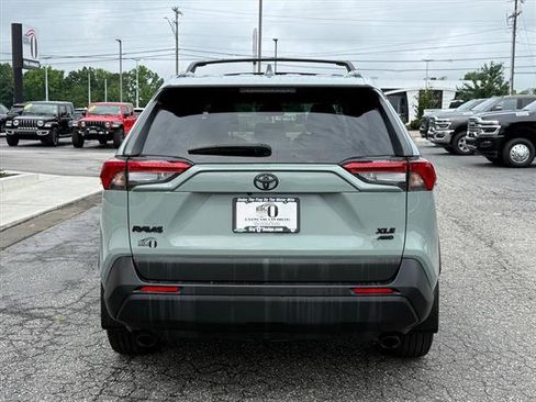Used 2022 Toyota RAV4 XLE Premium AWD/4WD image 4