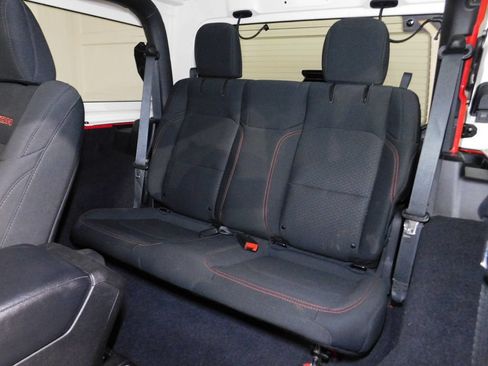 Used 2020 Jeep Wrangler Rubicon w/ Uconnect 4C Nav & Sound Group AWD/4WD image 32