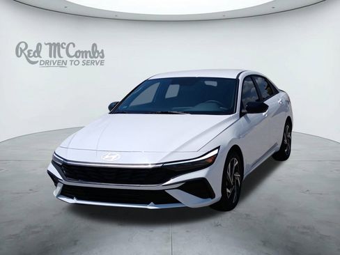 Used 2025 Hyundai Elantra Sport image 1